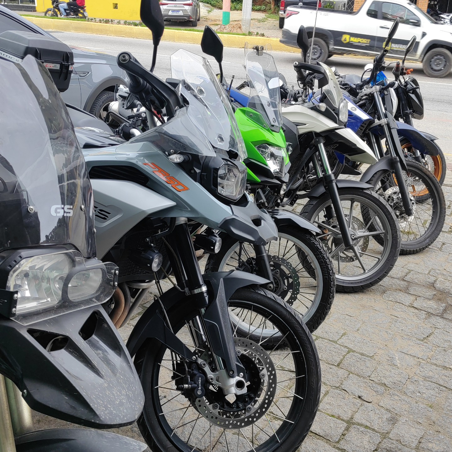 Motos disponíveis para aluguel Almeida Motos